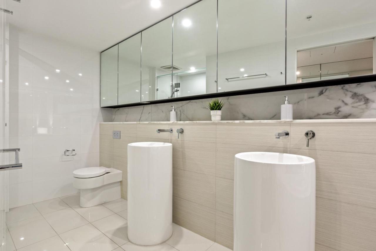 Tower 1 Oracle 16th Floor Stunning Views Apartment Gold Coast